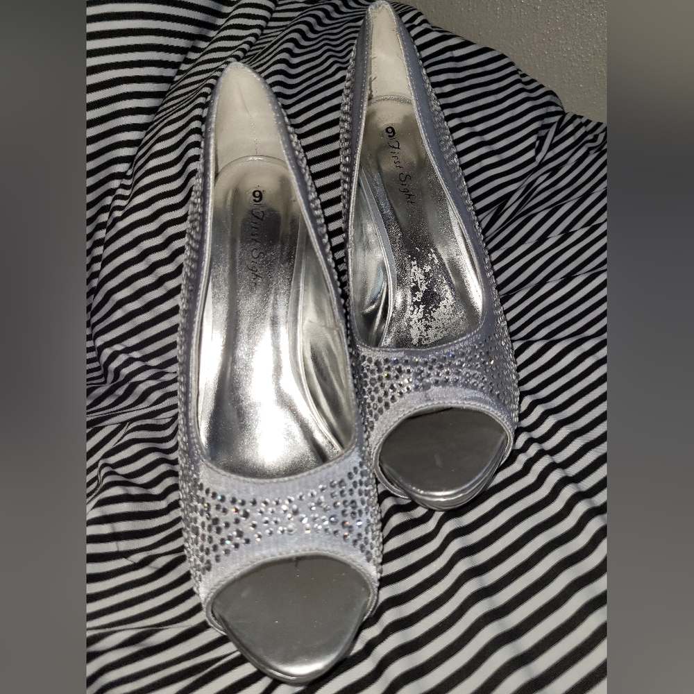 First Sight Silver Faux Gemstone covered Platform Peeptoe Pumps size 9
